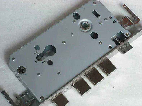 青川24小时上门开锁公司